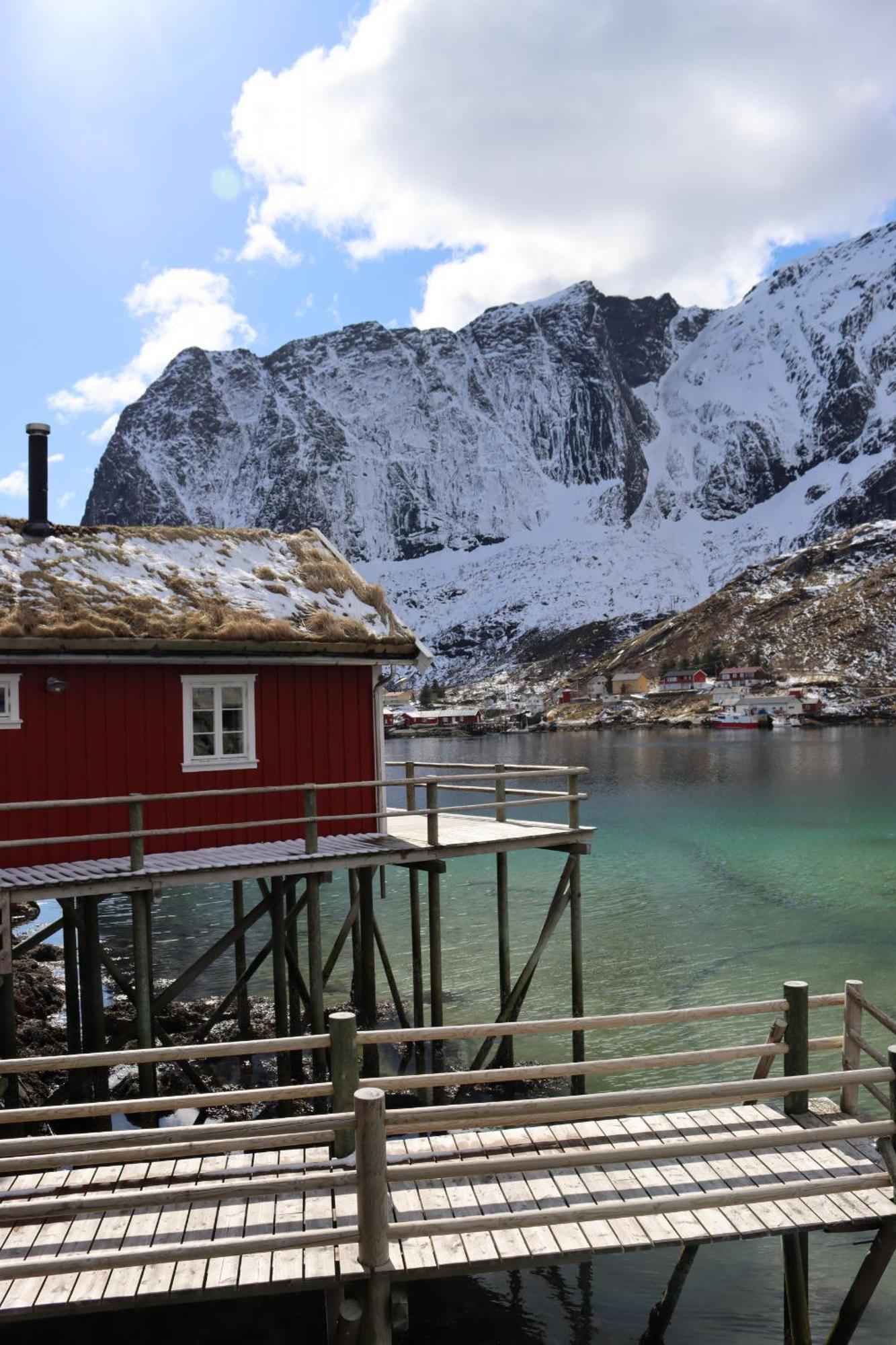 Valen Cabins In Рейне Экстерьер фото