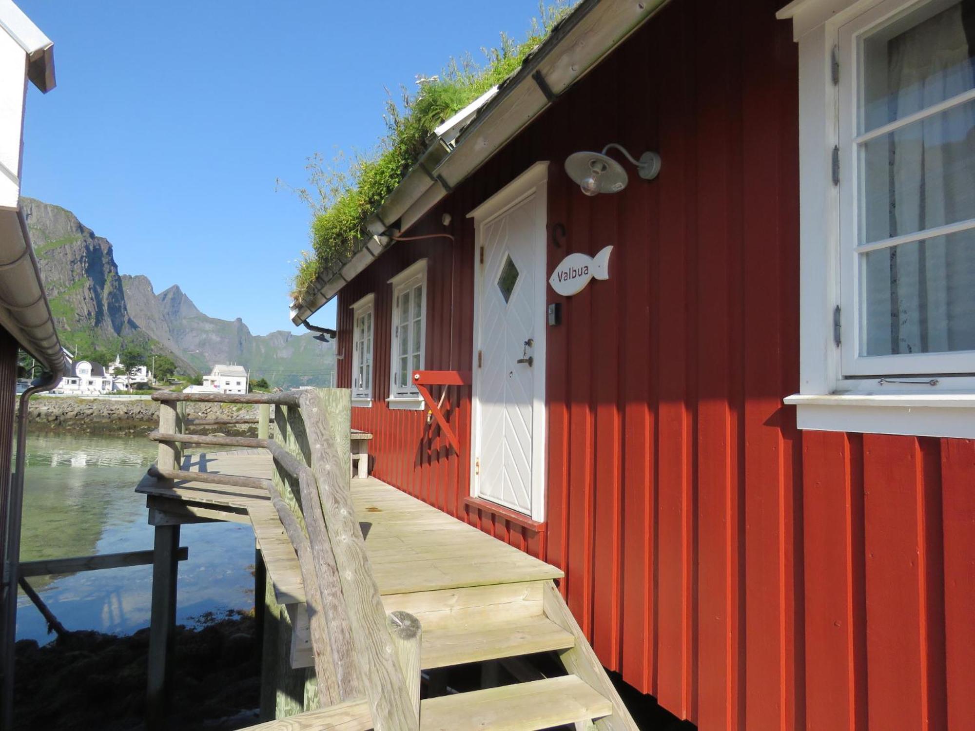 Valen Cabins In Рейне Экстерьер фото