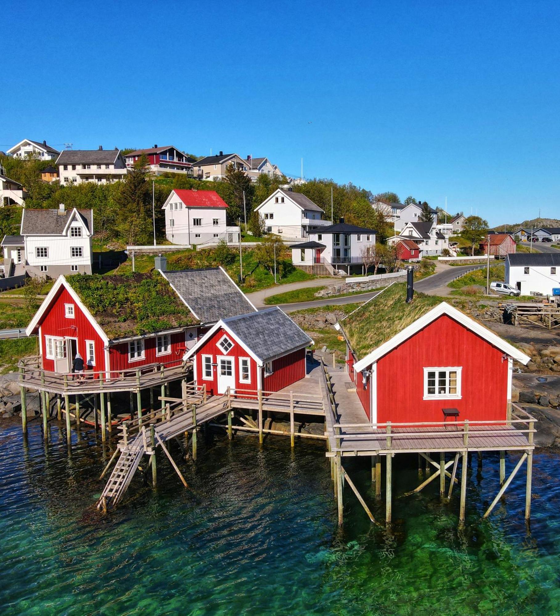 Valen Cabins In Рейне Экстерьер фото